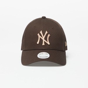 New Era New York Yankees Womens League Essential 9FORTY Adjustable Cap Brown Suede/ Camel